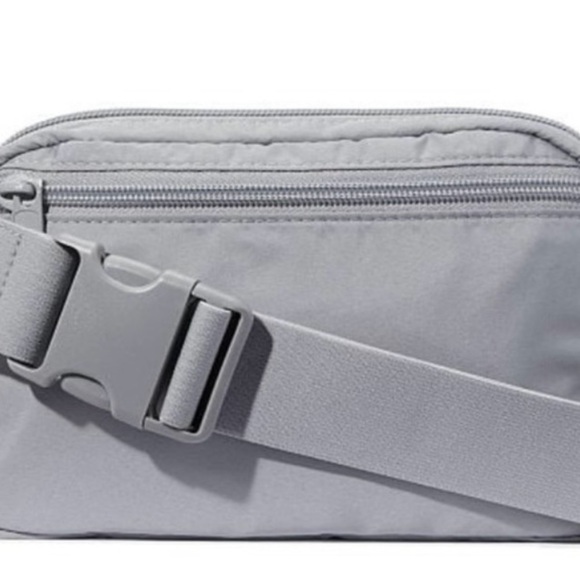 Victoria Secret Belt Bag Everywhere  Grey🩶 - Picture 3 of 5